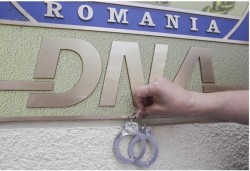 Fostă angajată a Primăriei Arad reținută de DNA pentru trafic de influență de peste 90.000 de euro. Punct de vedere al Primăriei Arad și al Consiliului Județean Arad