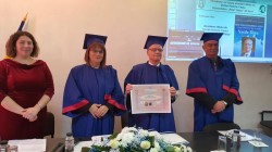 Eveniment academic la Universitatea „Aurel Vlaicu” din Arad. Prof.univ.dr Vasile Dinu a devenit Doctor Honoris Causa al UAV