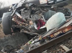 Accident teribil cu victimă decedată la trecerea de cale ferată de la Nădab. O locomotivă a făcut țăndări o mașină