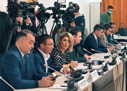Iniţiativa deputatului Glad Varga pentru reducerea birocraţiei în cazul investiţiilor în capacităţi de producere a energiei verzi intră în dezbaterea Camerei Deputaţilor

