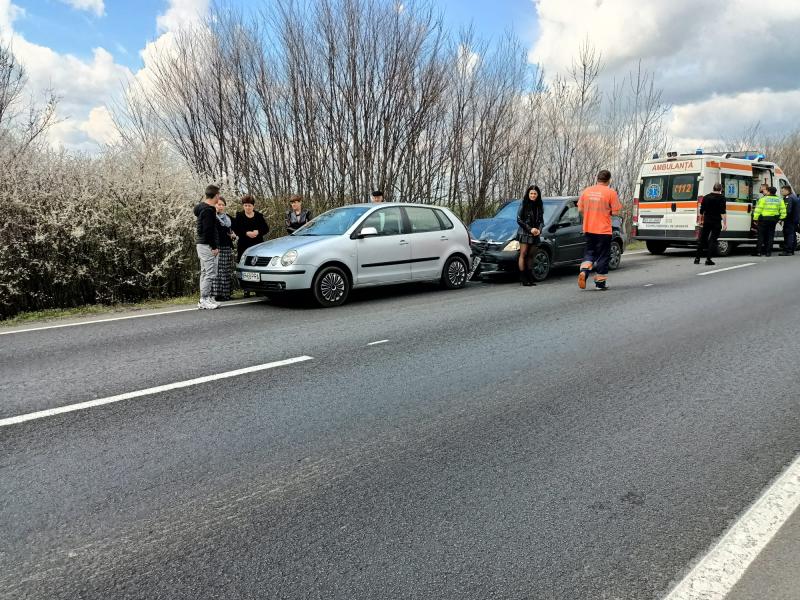 Accident cu 3 victime pe DN 79 Arad – Oradea. 2 femei au fost transportate la UPU Arad