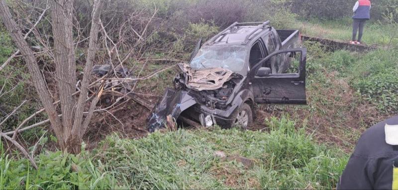 Accident între localitățile Lipova și Neudorf, un autoturism a ieșit în afara părții carosabile