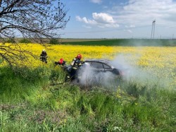 O mașină s-a făcut scrum pe Centura Aradului. Victima, un tânăr turc, transportată de SMURD la spital