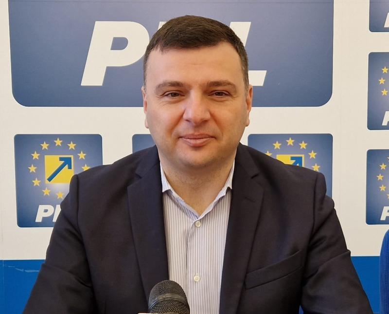 Sergiu Bîlcea: „Trebuie să accelerăm lucrările de reabilitare a clădirilor din centru!”