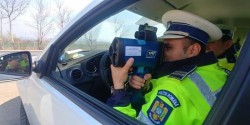 A condus cu 191 km/h în Seleuș și a rămas patru luni fără permis de conducere și mai sărac cu 1305 lei

