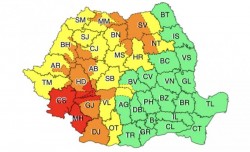 Cod galben, cod portocaliu dar și cod roșu de averse torențiale în jumătate de țară. Aradul sub cod galben și portocaliu de instabilitate atmosferică temporar accentuată

