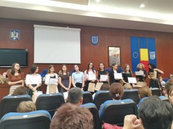 Olimpicii arădeni la limba și literatura română și limba latină au fost premiați în cadru festiv
