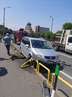 Arădean cu șanse de a intra în Cartea Recordurilor. Șofer, pieton și biciclist în același timp