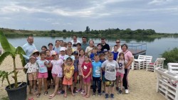 Șaizeci de elevi din comuna Petriș au vizitat Litoralul Vestului