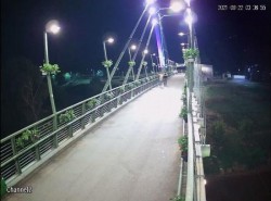 Persoană dispărută în apele Mureșului în zona pasarelei pietonale din zona ștrandului Neptun. Pompierii efectuează căutări pentru găsirea posibilului înecat