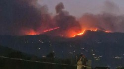 Infernul din Grecia ia proporții, arde și Corfu! 44 de zboruri evacuează 14.500 de oameni
