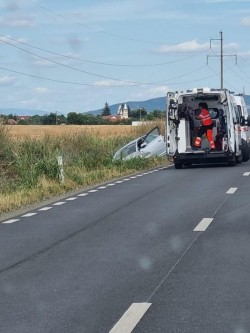 Accident cu 6 persoane implicate dintre care 2 victime la intrarea în Horia dinpre Arad