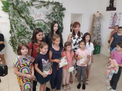 Academia Elli’s Cool, un succes. Adolescenta Violeta Bănică este ambasadorul proiectului

