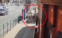 VIDEO/ Momentul fatal în care femeia a fost ucisă de tramvai