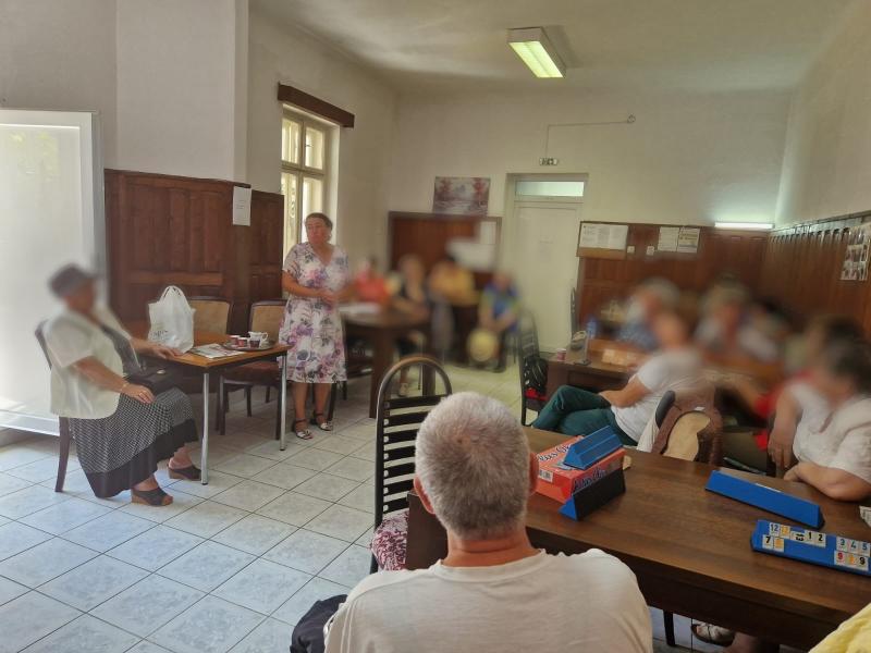 Bolile transmisibile – Campania lunii septembrie a DSP Arad în centrele de zi pentru vârstnici

