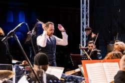 Dirijorul Alexandru Ilie va conduce două concerte extraordinare în cadrul Festivalului Internațional „GEORGE ENESCU"