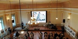 Sala Marii Uniri găzduiește conferințele „Comunism, democrație, civism” și „Centralizare, descentralizare, regionalizare. Este posibil un alt model de dezvoltare în România contemporană?”