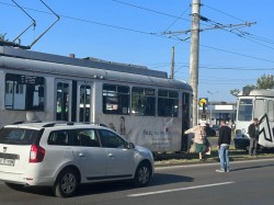 Circulația tramvaielor blocată pe Calea Aurel Vlaicu din cauza unei avarii