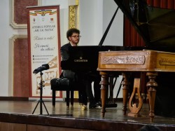 Turneul Național „Un artist, un pian și un țambal  - clasic, jazz, folclor, în Transilvania .” Pianistul Cătălin Răducanu susține concerte la Deva și Arad pe 25 și 26 septembrie