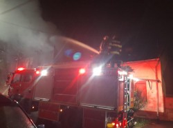 Incendiu violent în miez de noapte pe strada Hunedoarei din Arad