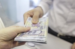 De la 1 noiembrie, tranzacțiile cu cash tot mai dificil de făcut. Guvernul introduce plafoane zilnice - vezi care sunt modificările