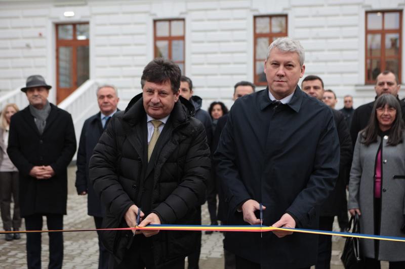 Spitalul de Oncologie Arad inaugurat cu fast în prezența vicepremierului Cătălin Predoiu