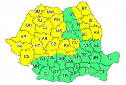 Cod galben de vânt puternic și averse în jumătate de țară, inclusiv în județul Arad