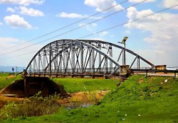 Pod modernizat peste Crișul Alb, la Șicula