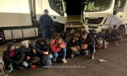 58 de imigranți din Siria, Irak și Iran, depistați ascunși printre mărfuri la vămile Nădlac I și II