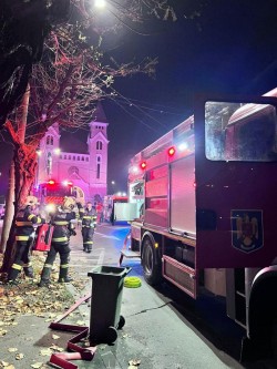 Incendiu izbucnit la un apartament de pe strada Mihai Eminescu lichidat de pompierii arădeni
