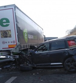 Trafic blocat pe autostrada Deva – Arad din cauza unui accident rutier cu victime