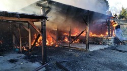 Un locuitor din Miniș a rămas fără garaj în urma unui incendiu