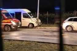17 persoane implicate într-un accident în care 2 microbuze și o mașină s-au ciocnit în Borș.  9 persoane au ajuns la spital