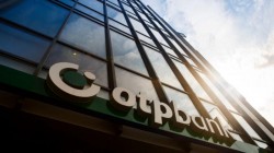 OTP Bank România lansează o ofertă de carduri de debit pentru tinerii între 18 şi 25 de ani