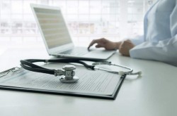 Senatul a eliminat taxarea cu 10 la sută a concediului medical