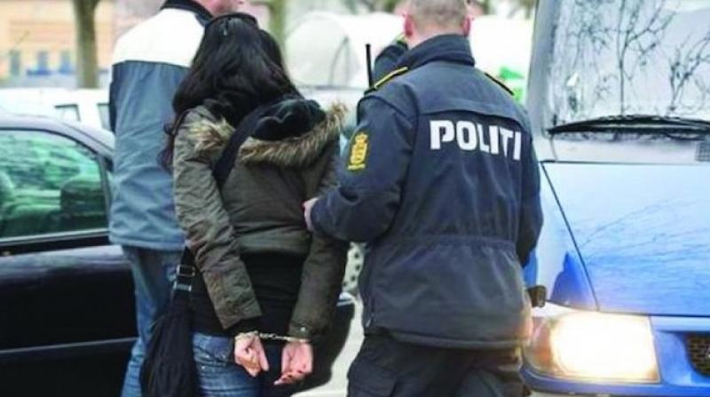 Femeie de 49 de ani din Nădab reținută după ce a tâlhărit un bătrân în propria-i casă