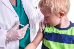 Vaccinați-vă copilul gratuit la medicul de familie! Prin vaccinare contribuiți at ...