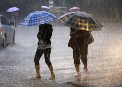 Prognoza meteo pentru următoarele 4 săptămâni. Meteorologii anunţă temperaturi peste medie și ploi abundente