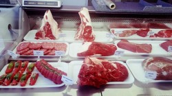 Foamea sau lăcomia i-au fost ”fatale” unui bărbat din Macea. A fost reținut pentru furt repetat de carne