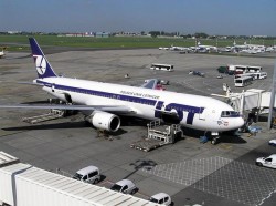 Mai repede spre Polonia pentru locuitorii din vestul țării. LOT Polish Airlines va opera zboruri de patru ori pe săptămână de la Oradea la Varşovia