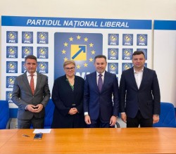 Coralia Cotoraci, pe lista PNL pentru CLM Arad. Totul despre rectorul UVVG, care a ales să intre în politică la îndemnul lui Gheorghe Falcă

