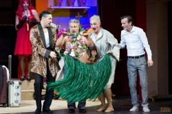 Super comedia „Colivia nebunelor” – pe scena Teatrului Clasic „Ioan Slavici” Arad