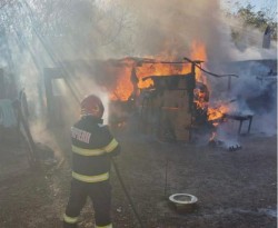 Incendiu la un adăpost de animale din localitatea Vladimirescu