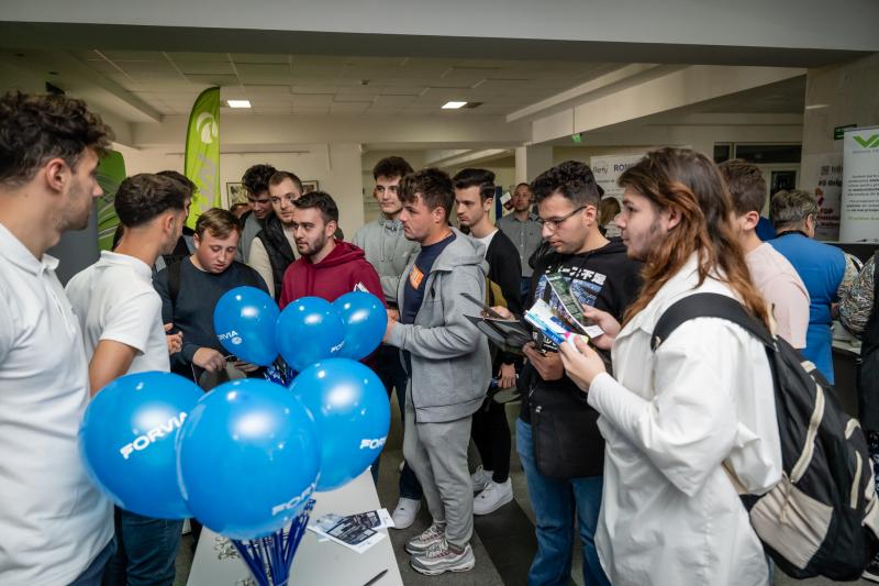 Bursa Locurilor de Muncă organizată de Universitatea „Aurel Vlaicu” din Arad s-a bucurat de succes în rândul studenților

