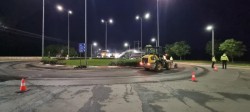 Ocoliți zona sensului giratoriu din Subcetate, se închide circulația sâmbătă noaptea, pentru asfaltare