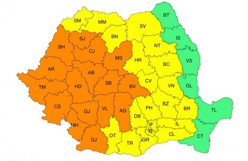 Aradul sub cod portocaliu de vijelii și averse torențiale

