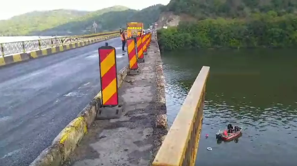Un TIR condus de un arădean a căzut azi noapte în Dunăre între Orșova și Porțile de Fier II. Șoferul a fost găsit decedat după câteva ore de căutări

