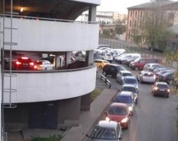 Restricții de circulație spre parcarea etajată de la Atrium Mall timp de 17 zile