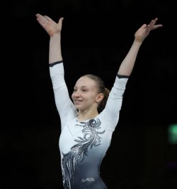 Un ochi râde, în timp ce altul plânge. Gimnasta Ana Maria Bărbosu a intrat în posesia medaliei de bronz. Contestația Sabrinei Maneca Voinea a fost respinsă