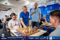 Mircea Rednic, mutare festivă la Arad Open Grand Prix Classic. Competiția de șah are un nou lider, maghiarul Adam Kozak